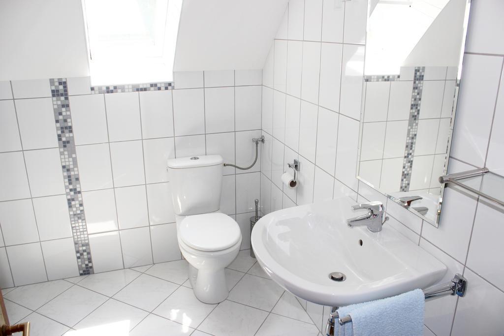 Ferienwohnung Und Gaestezimmer Korb Krumpendorf Room photo